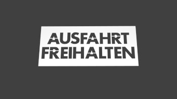 template "Ausfahrt Freihalten" (printed colour: red)